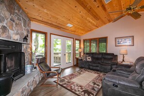 TV, fireplace - Grand View - Mountain Views, Pool Table, Fire Pit (Banner Elk)