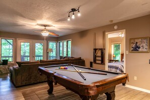 Spielezimmer