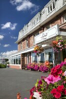 Pintu masuk hartanah