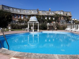 Piscina externa sazonal