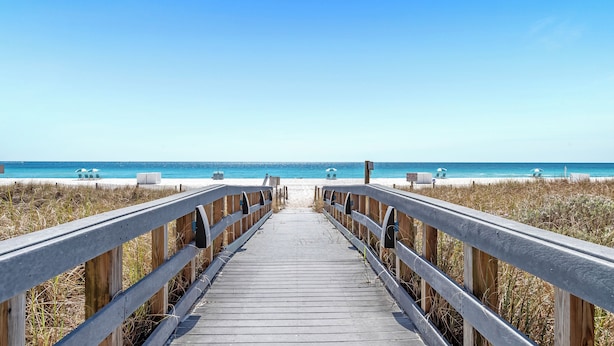 Beach - Picturesque Gulf Views from this 3BR Condo! (Orange Beach)