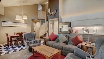 Flat-screen TV, fireplace, DVD player