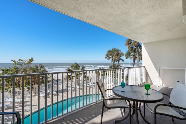 Spectacular Views of the Gulf of Mexico from your Private Covered Balcony