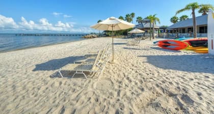 3 bdrm Waterfront Beach Resort Sleeps 10