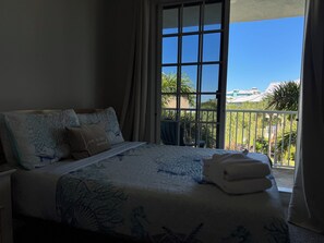 3 bedrooms, desk, iron/ironing board, WiFi