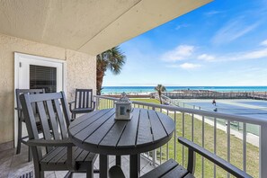 Outdoor dining - Holiday Surf Unit 218 Gulf Front Luxury (Destin)