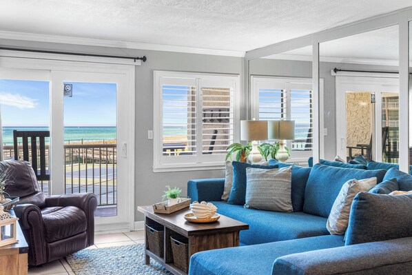 TV, DVD player, video library - Holiday Surf Unit 218 Gulf Front Luxury (Destin)