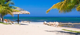 Beachfront Condo in Desirable Lawson Rock Community