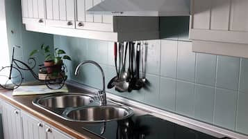 Appartement Familial | Cuisine privée | Grand réfrigérateur, micro-ondes, plaque de cuisson