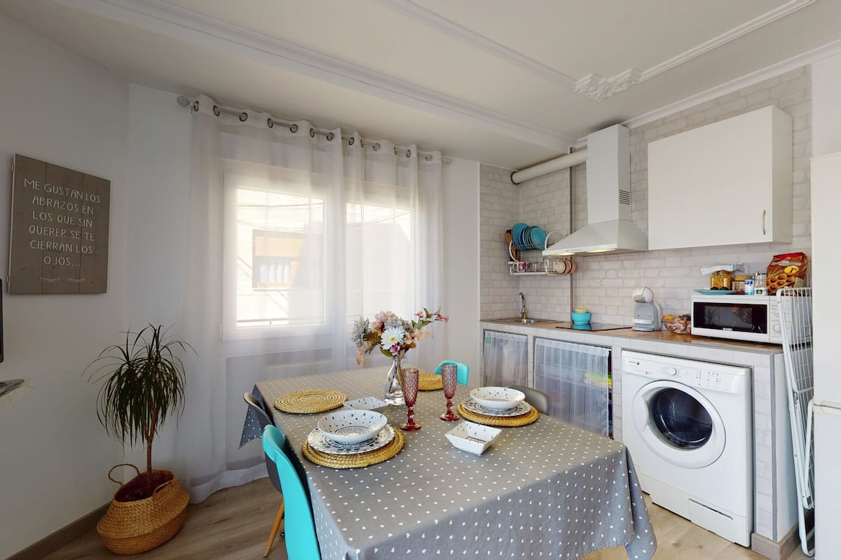 40-inch flat-screen tv with satellite channels, tv