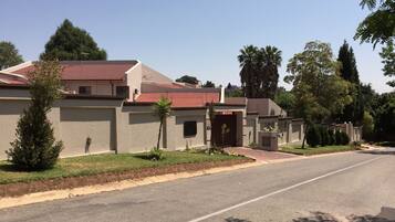 Enceinte de lâhĂ©bergement