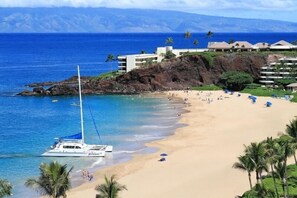 Plage à proximité, parasols