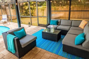 Smart TV, Netflix, books, streaming services