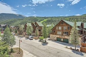 Exterior - Bright Corner Unit in River Run/Walk to the Slopes/Pool and Hot Tub Access (Keystone)