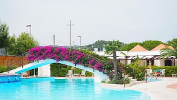 季节性开放的室外游泳池