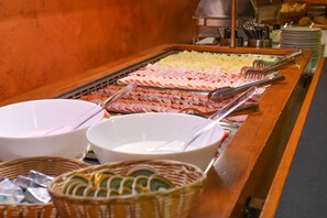 Daily buffet breakfast for a fee
