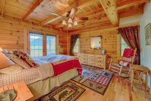 3 bedrooms, iron/ironing board, internet, bed sheets - 3 Bedroom 2 1/2 Bath Cabin Mostly Paved Access, Private, Views, WIFI (Maggie Valley)