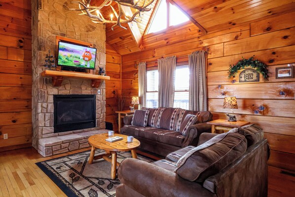 TV, fireplace