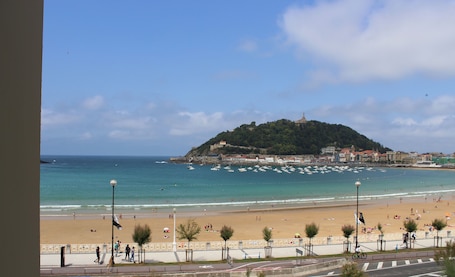 Luxury Studio Suite, 1 Bedroom, Ocean View, Beachfront | View from room