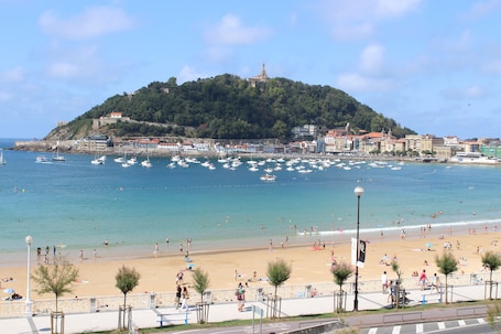 Luxury Studio Suite, 1 Bedroom, Ocean View, Beachfront | View from room