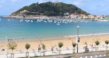 SEAFRONT LUXURY STUDIO - by SanSebastianApartments.es