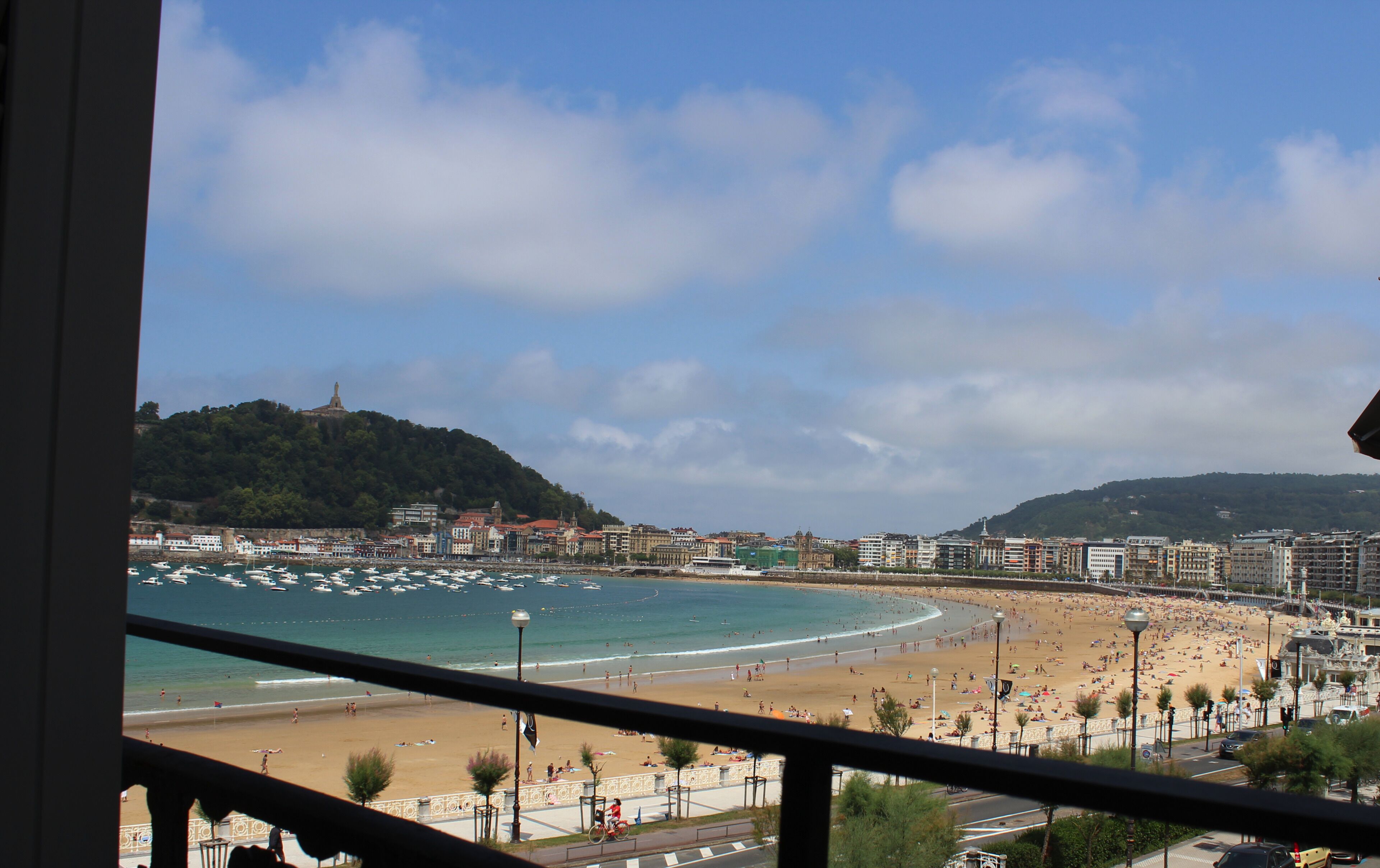 Photo - SEAFRONT LUXURY STUDIO - by www,SanSebastianApartments,es