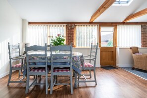 Dining - Barley cottage ,(granarycottages)   in an old converted barn   Chiddingly,lewes (Chiddingly ,  Lewes)