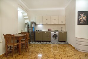 Fridge, microwave, stovetop, electric kettle