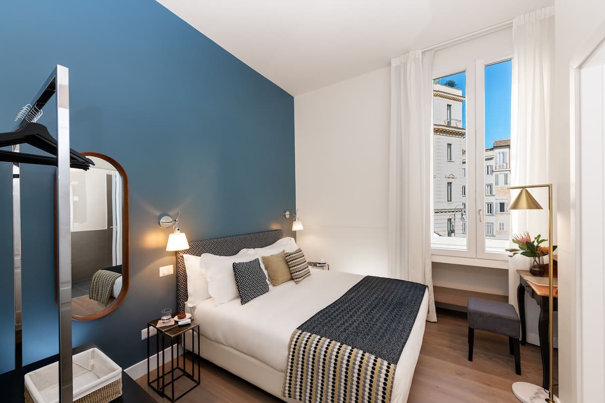 Economy Room | In-room safe, desk, soundproofing, iron/ironing board