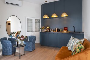 42-inch flat-screen TV with digital channels, TV - Charme 308 (Rome)