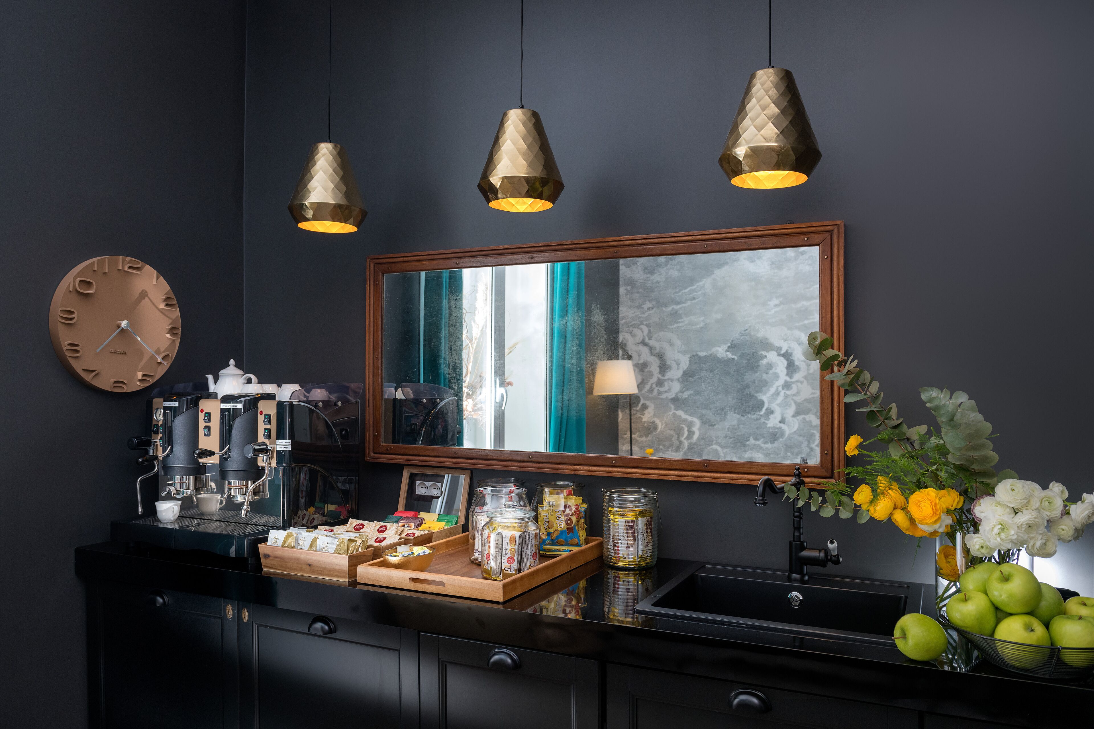 Televisión de pantalla plana de 42 pulgadas con canales digitales 