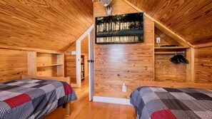 6 bedrooms, desk, iron/ironing board, free WiFi