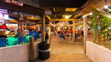 Bar (in der Unterkunft)