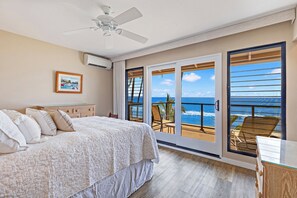 2 bedrooms, iron/ironing board, free WiFi, bed sheets - Superior, remodeled, Oceanfront two bedroom 2.5 bath low rise, AC, pool. (Lahaina)