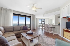 Fernseher, DVD-Player, Stereoanlage