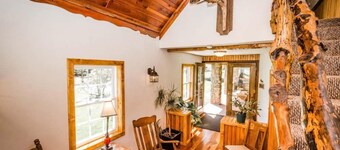 Pura Vida - Spacious Woodland Retreat