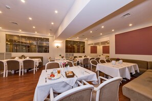 Daily buffet breakfast (EUR 5 per person) - Febor Park Hotel (Istanbul)