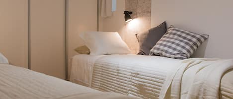 2 bedrooms, WiFi, bed sheets