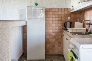 Fridge, oven, stovetop, toaster
