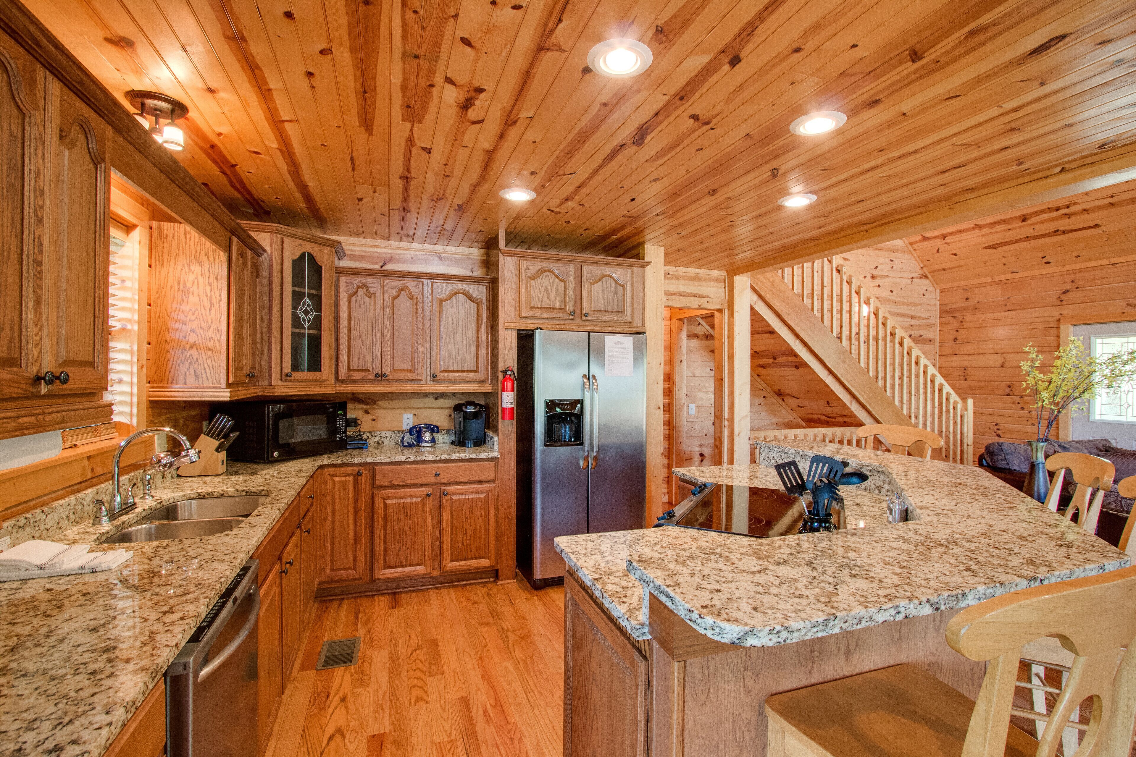 雪櫃、微波爐、焗爐、爐具