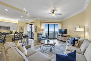 Fernseher, DVD-Player, Stereoanlage