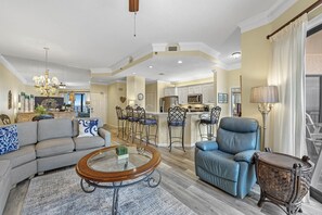 Fernseher, DVD-Player, Stereoanlage