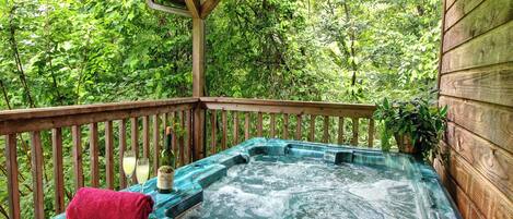 Tina de hidromasaje al aire libre