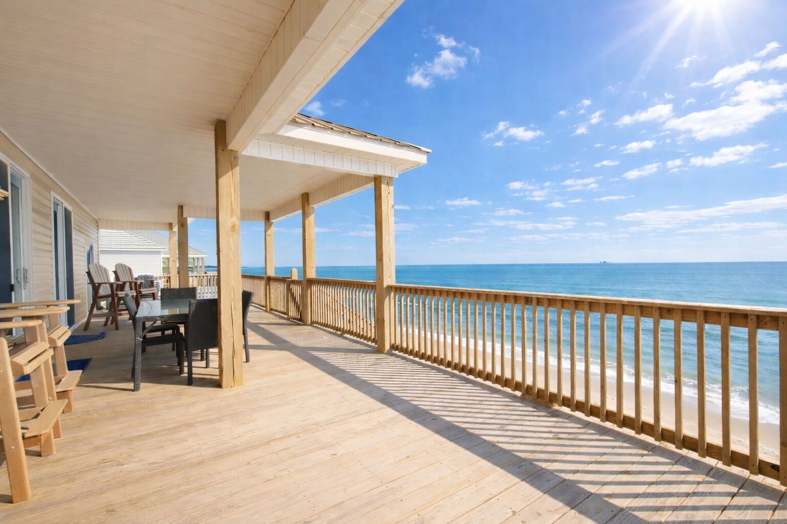 屋外ダイニングエリア