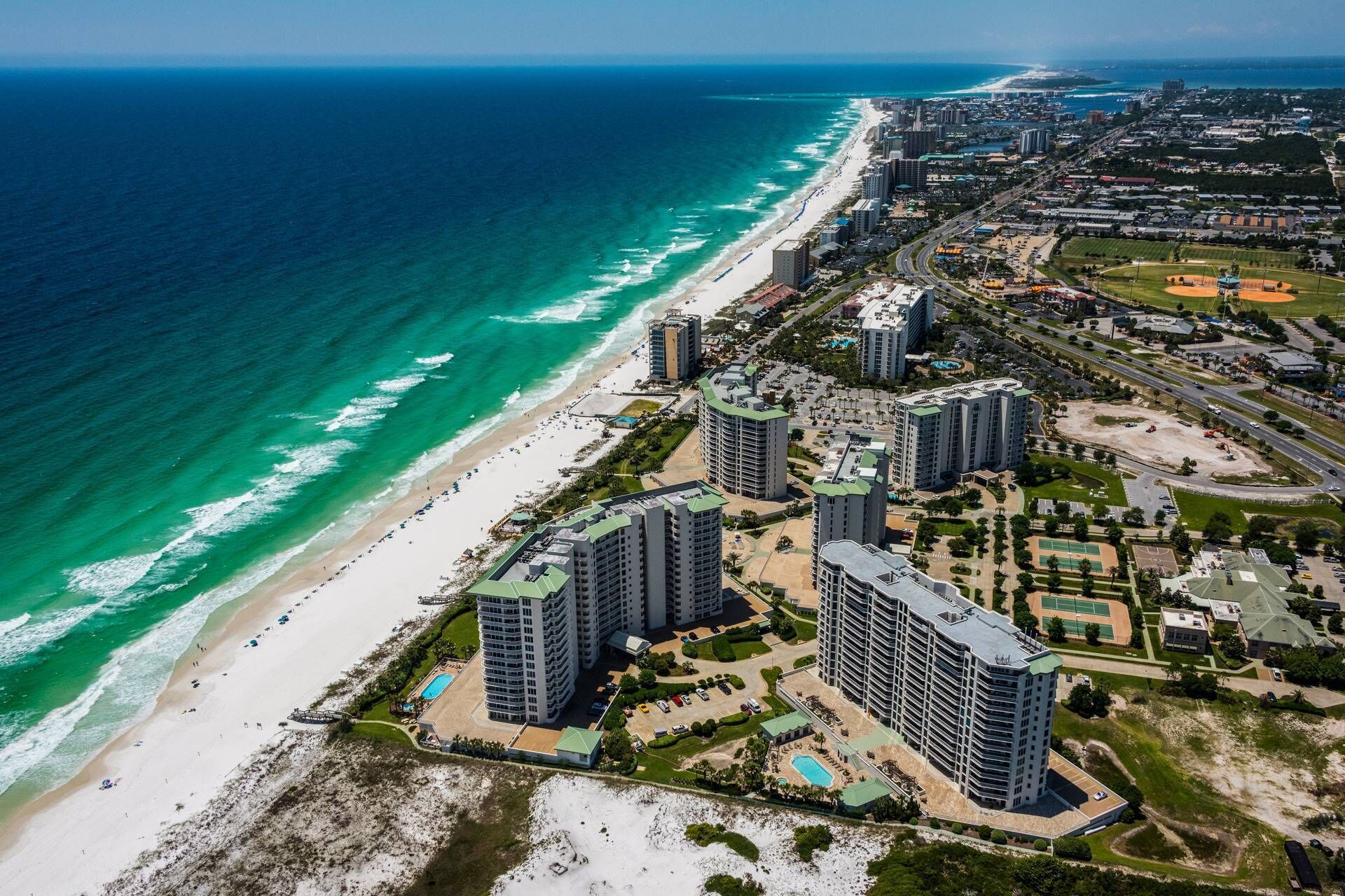 På stranden og fisking