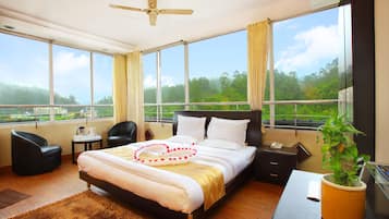 Premium Suite, 1 Bedroom | 1 bedroom, Egyptian cotton sheets, premium bedding, minibar