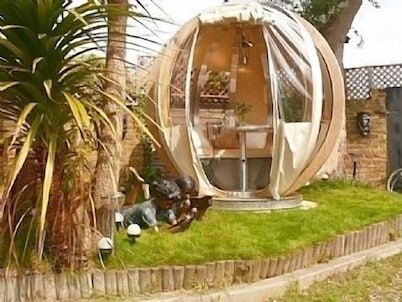 Riverside home, Hot Tub/Sauna, Nr Legoland & Wakeboarding www. liquidleisure.com