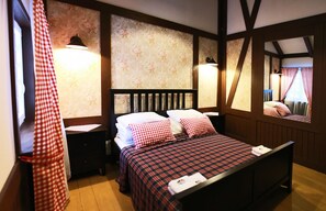 Cottage, 2 Bedrooms | 2 bedrooms, soundproofing, cribs/infant beds, rollaway beds - Shishki na Lampushke - Bavarsky Khutor (Razdolievskoe)