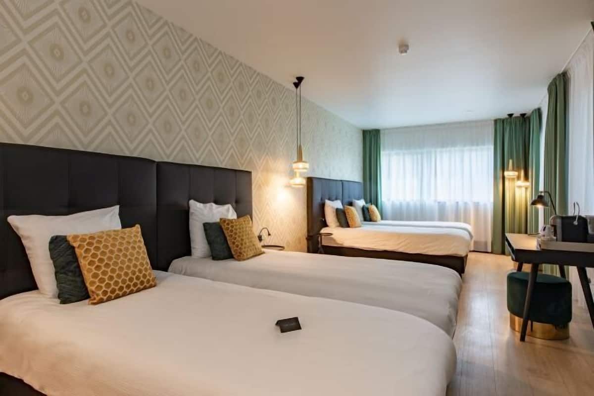 1 bedroom, hypo-allergenic bedding, minibar, in-room safe