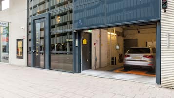 Estacionamento sem manobrista (sujeito a cobrança): EUR 20.00 por diária